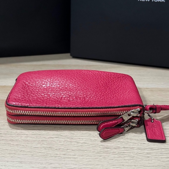 Coach F66505 Pink/Coral Pebble Leather Double Corner Zip Wristlet - Picture 3 of 9